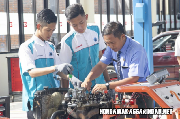 Mendalami Dunia Otomotif